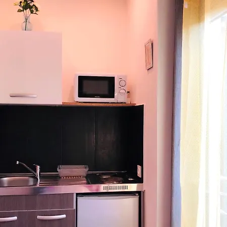 Studios Cenac Riviera No 6 - Lascaris
